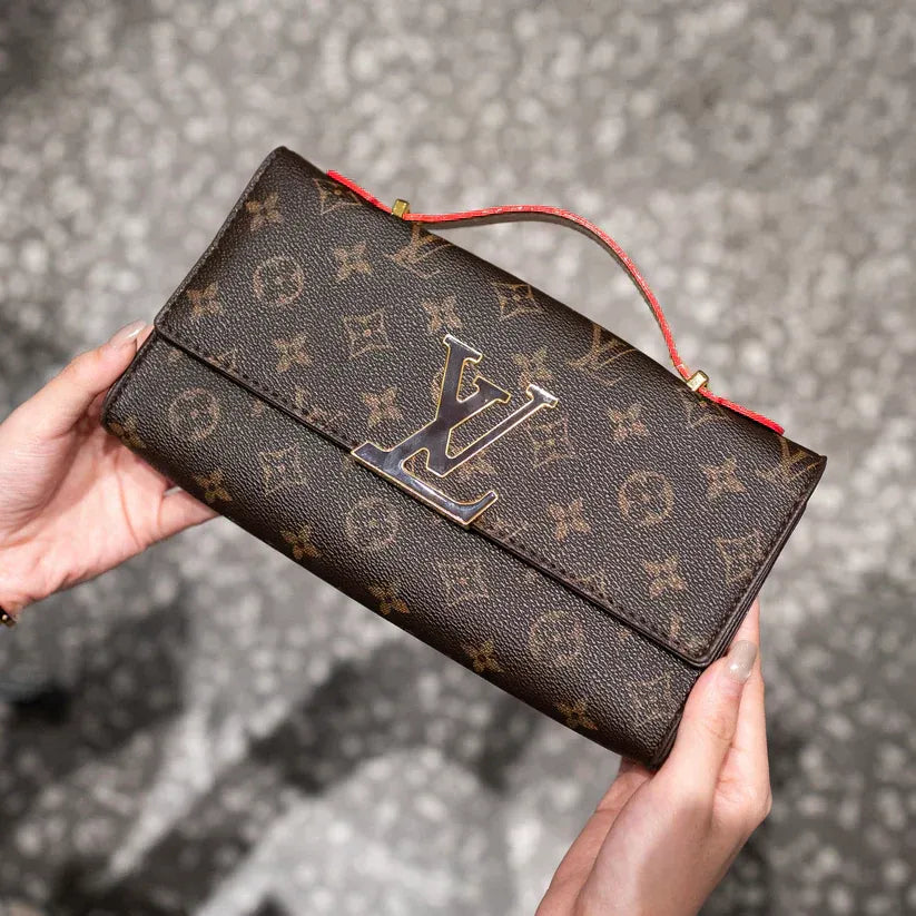 Bolso de cuero con textura de lujo (Copia)